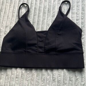Black sports bra
